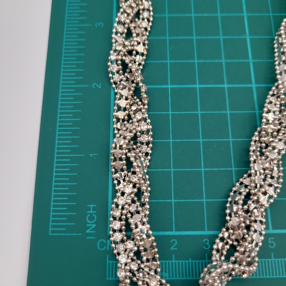 Sophisticated Silver Twisted Necklace - Picture 3 of 7